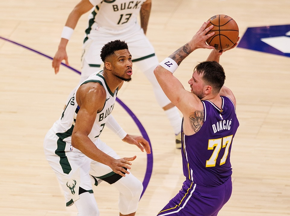 爱游戏体育官方网站-NBA截止日汇总!字母哥留队,祖巴茨加盟步行者,湖人计划曝光